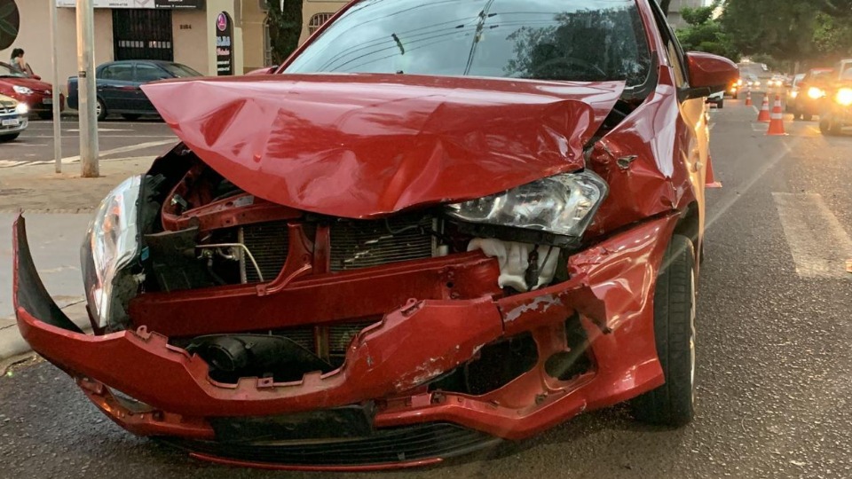 Crian A Fica Ferida Em Batida Entre Carros Em Cascavel Catve