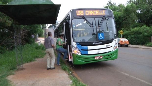 How to get to Unitom in Cascavel by Bus?