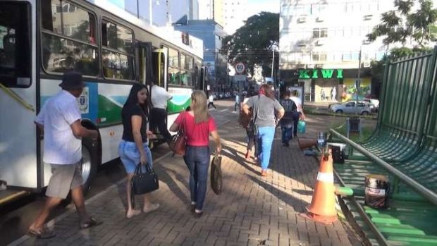 How to get to Unitom in Cascavel by Bus?