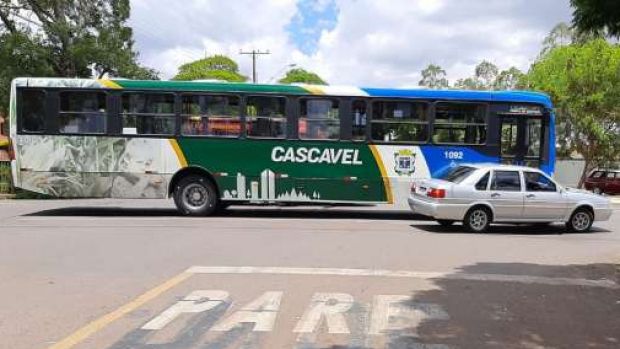 How to get to Unitom in Cascavel by Bus?