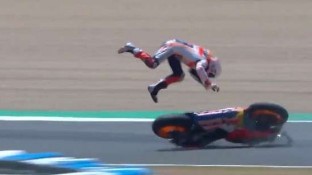 MotoGP: campeão Marc Márquez sofre acidente grave; assista - Motor Show