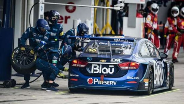 Piquet quer vitória para entrar na disputa do título da Stock Car