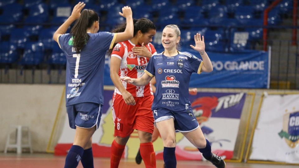 Stein Cascavel Futsal goleia Sogipa-RS na estreia da Copa Mundo do