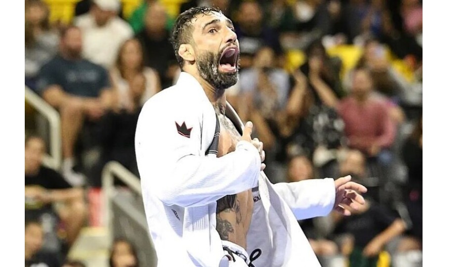 Campeão mundial de jiu-jítsu tem morte confirmada após ser baleado 