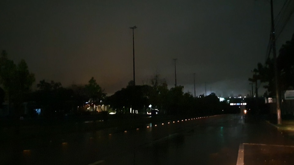 Após tempestades, Cascavel é tomada pela neblina durante madrugada