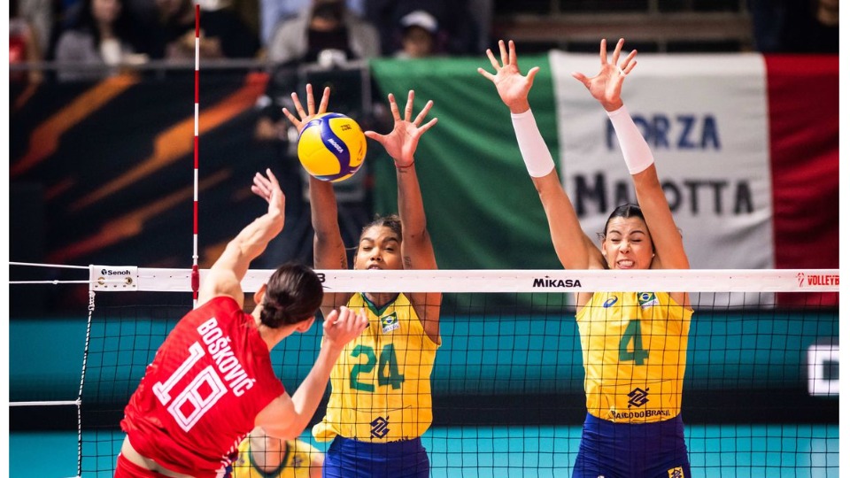 Brasil perde para Sérvia e é vice no Mundial de Vôlei Feminino