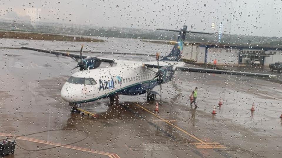 Tempo melhora e aviões podem pousar no Aeroporto de Cascavel