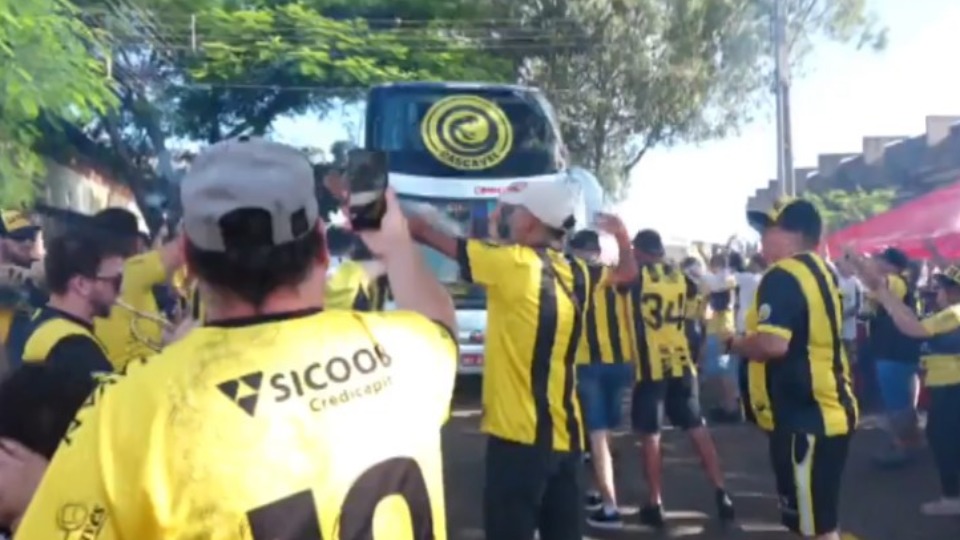 Quem ganhou o jogo de hoje? Nossa torcida, FC Cascavel e Athletico