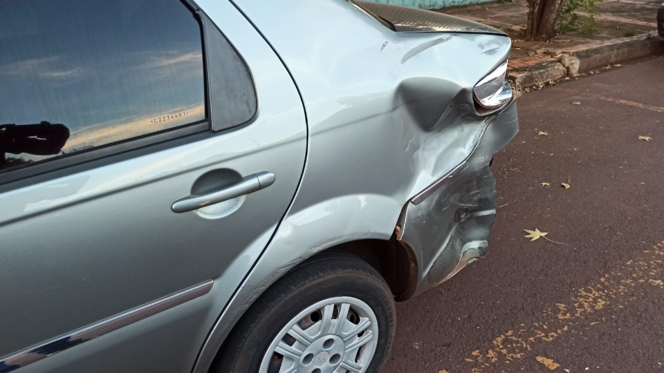 Acidente entre máquina agrícola e carro deixa três pessoas feridas, em  Tupãssi 