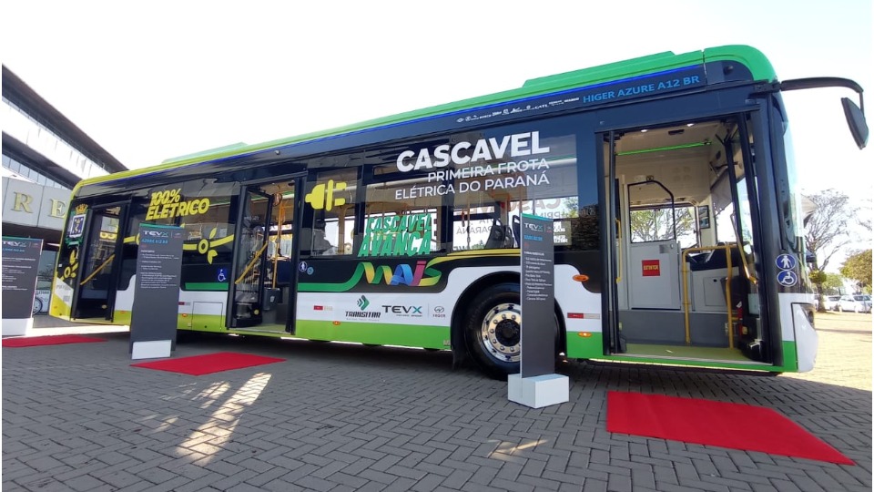 How to get to Unitom in Cascavel by Bus?