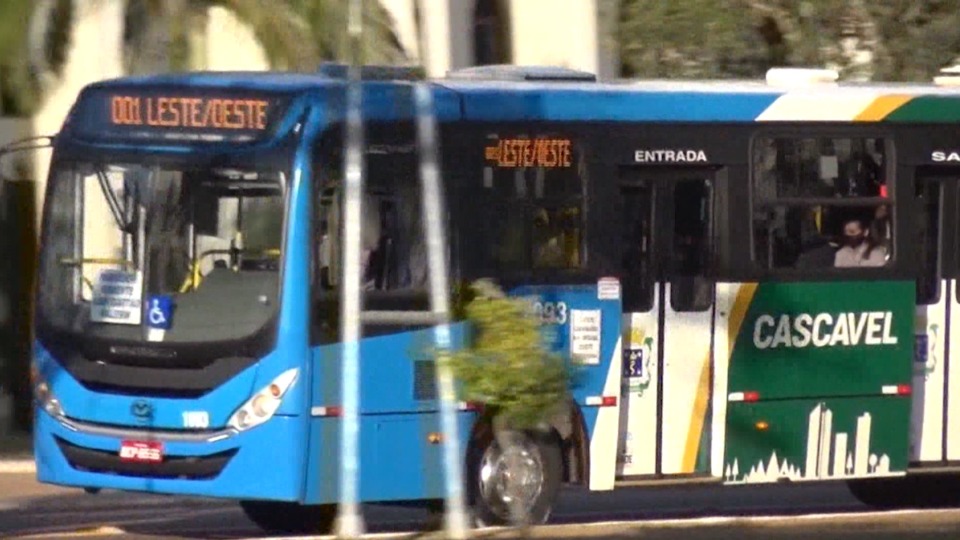 How to get to Unitom in Cascavel by Bus?