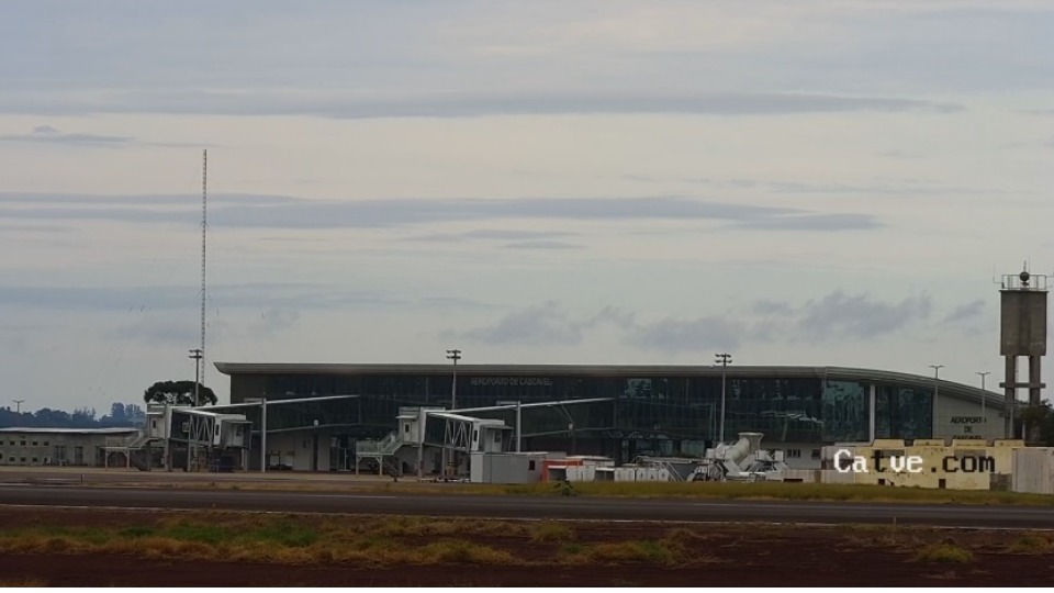 Tempo melhora e aviões podem pousar no Aeroporto de Cascavel