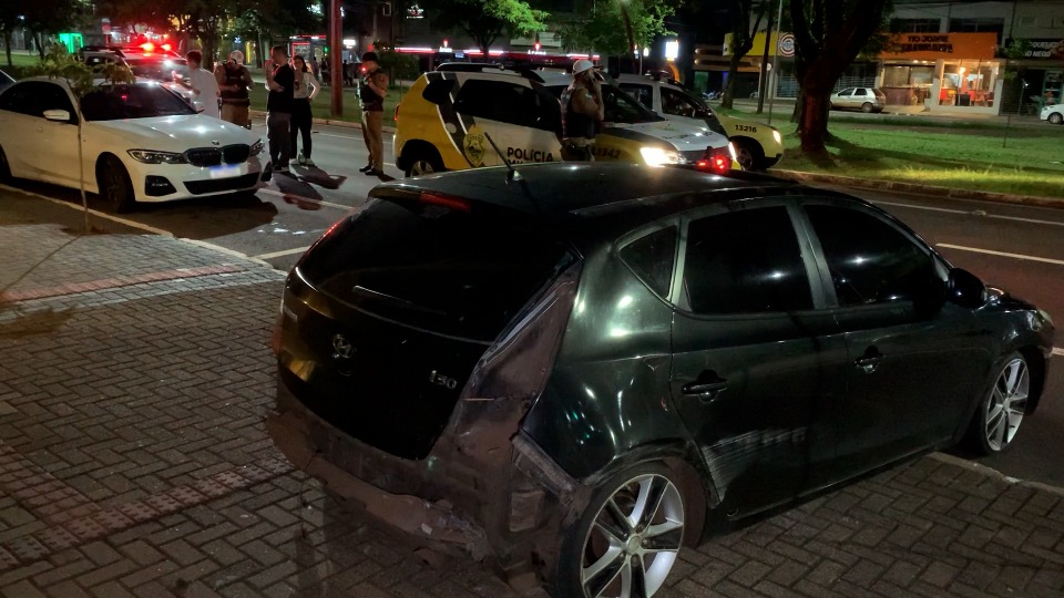 Motorista que colidiu contra viatura da polícia durante racha é