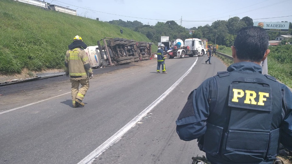 BR-277 foi liberada parcialmente na tarde desta quarta-feira