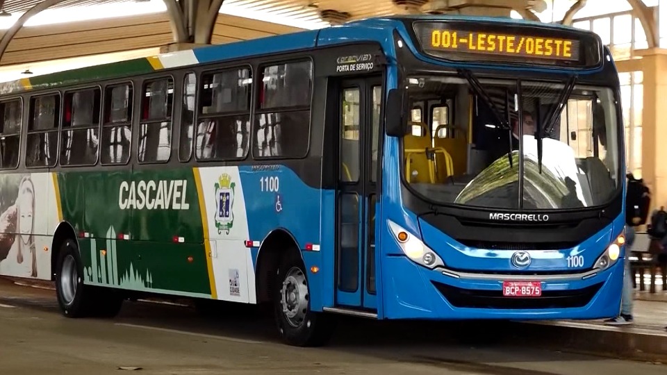 How to get to Unitom in Cascavel by Bus?