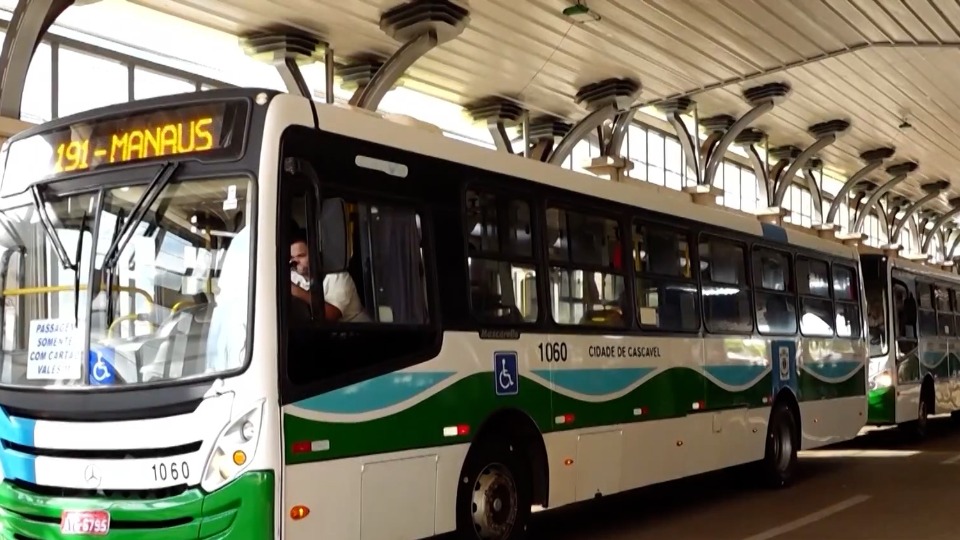 How to get to Unitom in Cascavel by Bus?