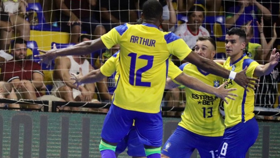 Ricardinho é eleito melhor do mundo no futsal; Brasileiro Gadeia é