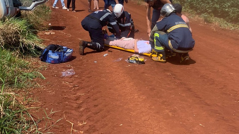 Duas pessoas morrem após carro bater em veículos e capotar em plantação, na  BR-369, em Corbélia, Oeste e Sudoeste