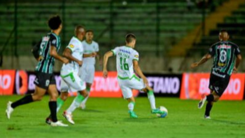 Miguel Hidalgo vence etapa de Brasília da Copa do Mundo de triatlo