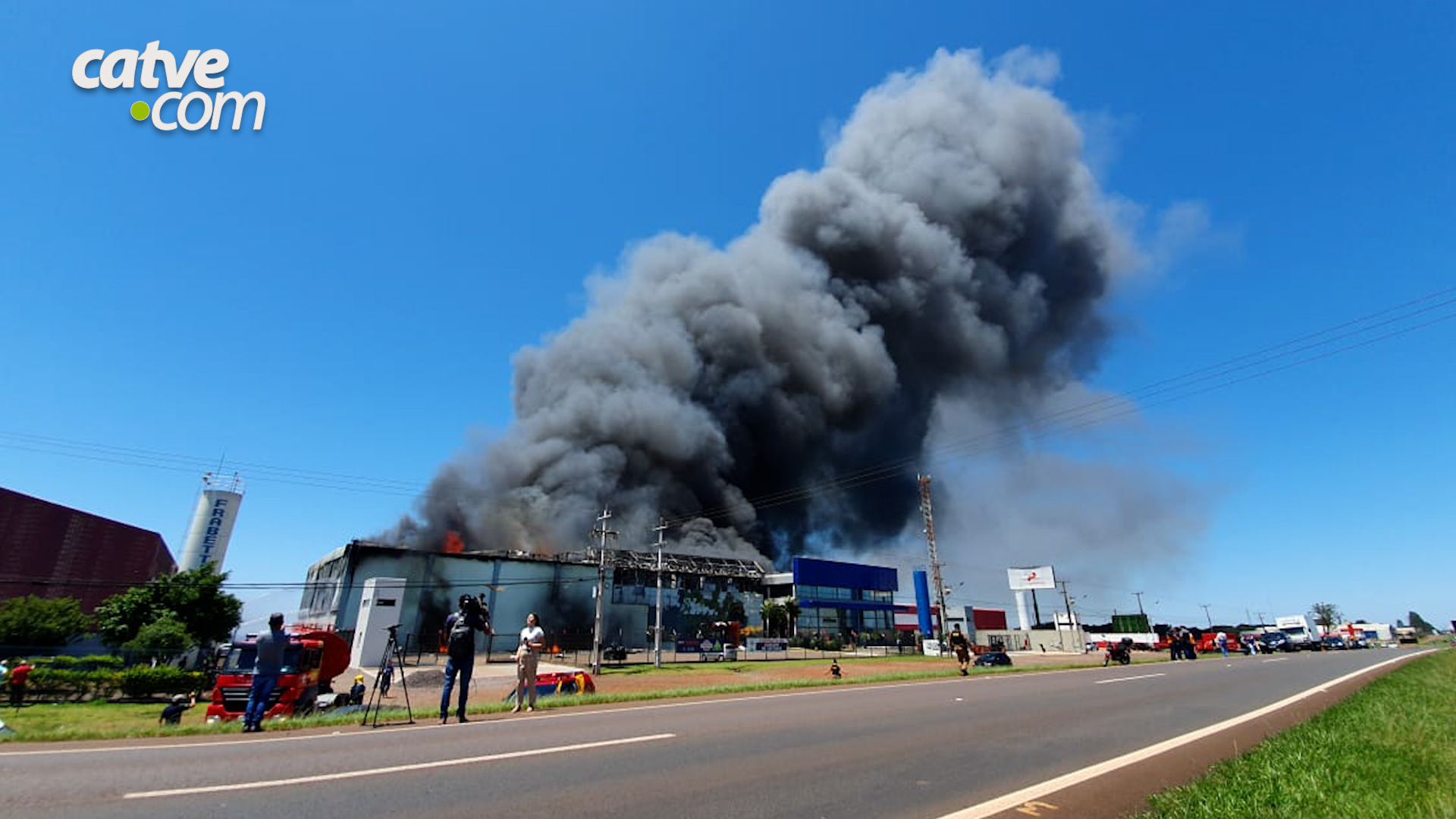 Corpo de Bombeiros é acionado para atender incêndio no HUOP em Cascavel